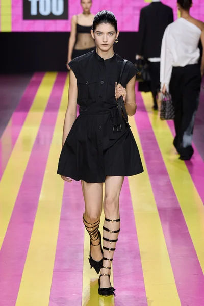 Look 26